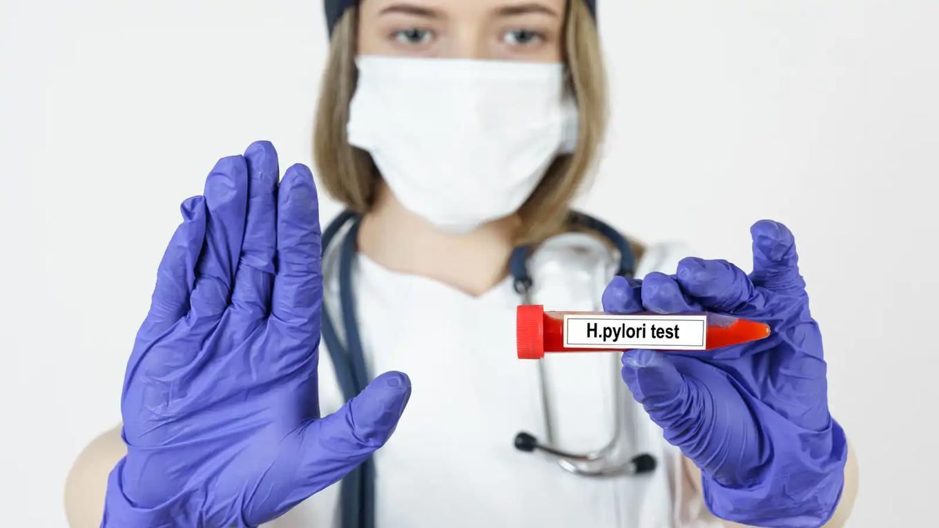 جرثومة المعدة H. Pylori: أعراض وعلاج فعال