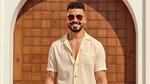 دموع محمد أنور في حفل زفاف شقيقه