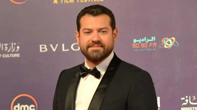 أول مشهد لعمرو يوسف مع نور الشريف
