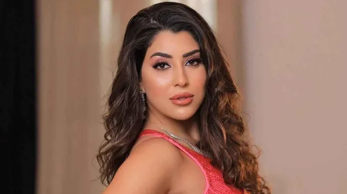 آيتن عامر تودع والدها بكلمات مؤثرة