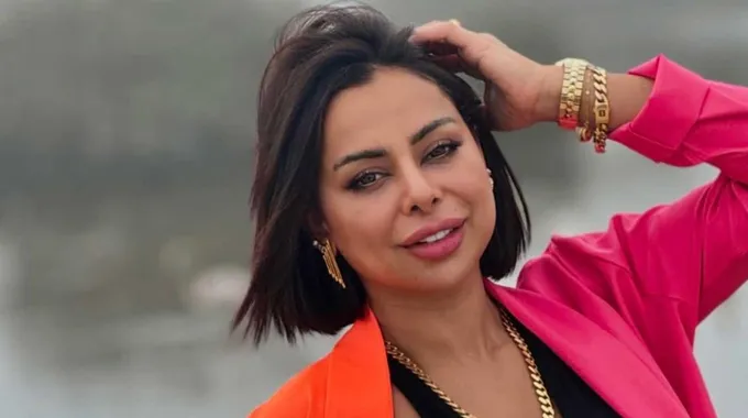 هند البلوشي تُعلن عن ولادة طفلتها الثالثة