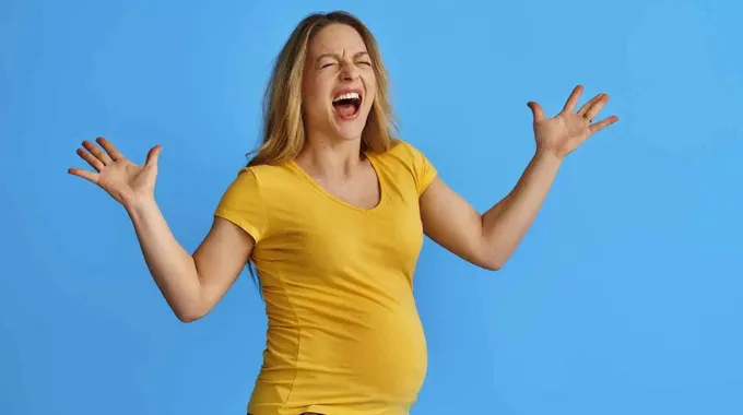 تقلبات المزاج أثناء الحمل: أسبابها وطرق التعامل معها