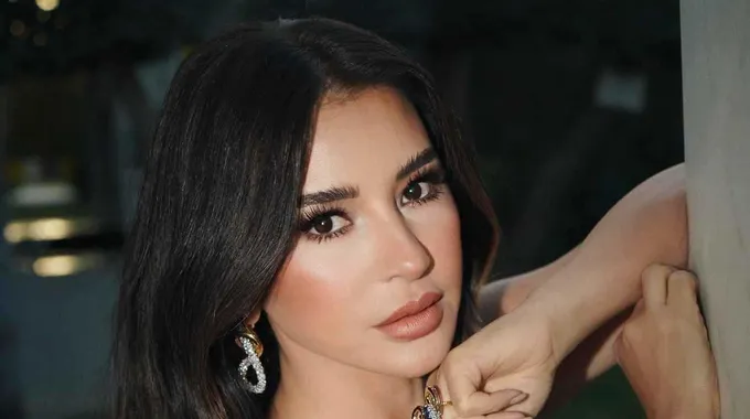 احتفال ماغي بو غصن بعيد ميلادها الخمسين