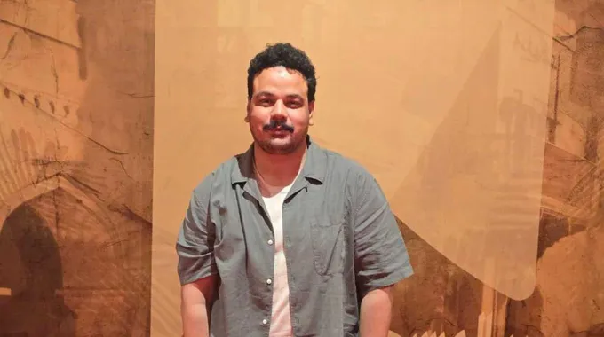 مصطفى غريب: نجم صاعد في عالم الفن