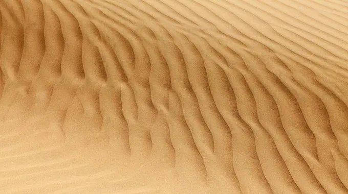 تفسير حلم الغرق بالرمل ومعانيه العميقة