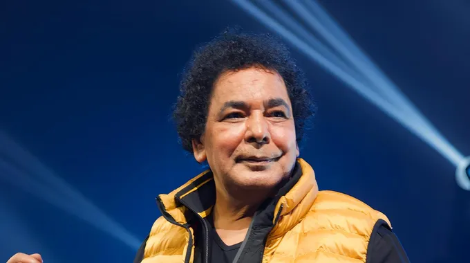 زيارة دعاء فاروق لمحمد منير في بيته