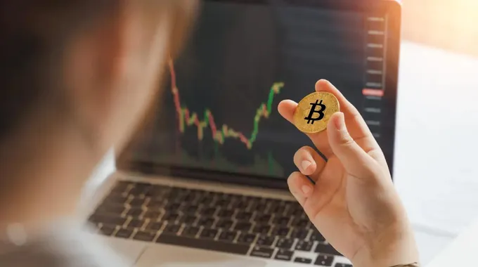 غوتشي تقبل العملات المشفرة في متاجرها