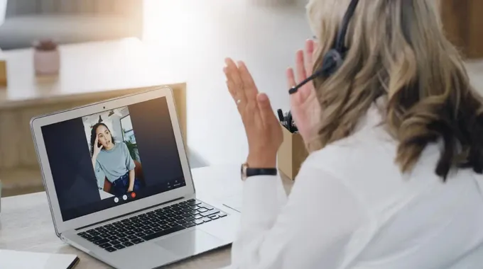 فن إتيكيت مكالمات الفيديو في العمل