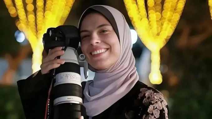 أنجلينا جولي تشيد بالفنانين في مهرجان كان
