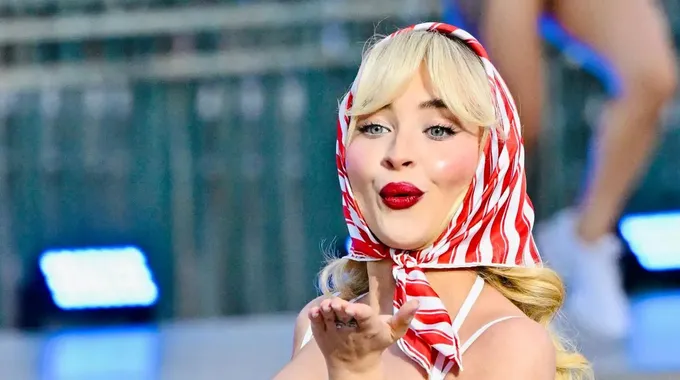سابرينا كاربنتر وأغانيها الغامضة
