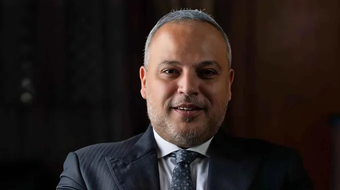 تامر عبد المنعم يستقبل عزاء والده الراحل