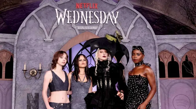 ليدي غاغا ونجوم Wednesday في حفل مدهش