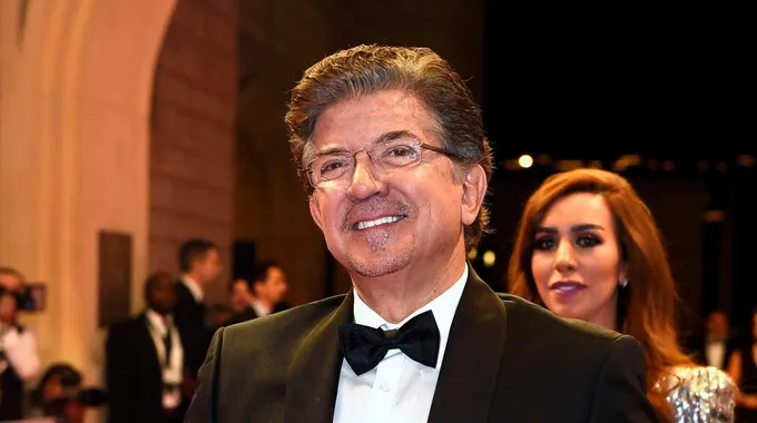 وليد توفيق يحتفل بنجاح أغنيته الجديدة