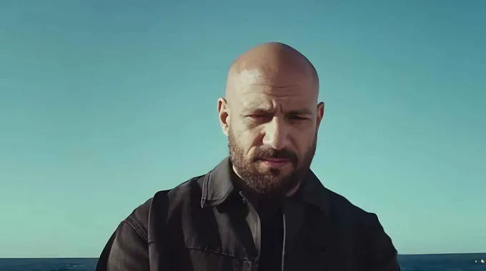 أحمد مكي ينعى نجل شقيقته بعبارات مؤثرة