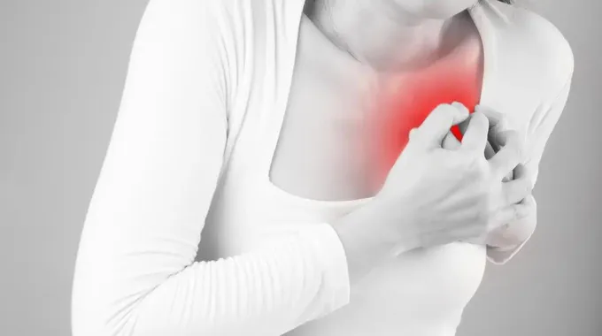 التهاب الثدي: الأعراض والأسباب والعلاج