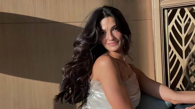 تارا عماد تذهل الجمهور بدور جريء في Just You