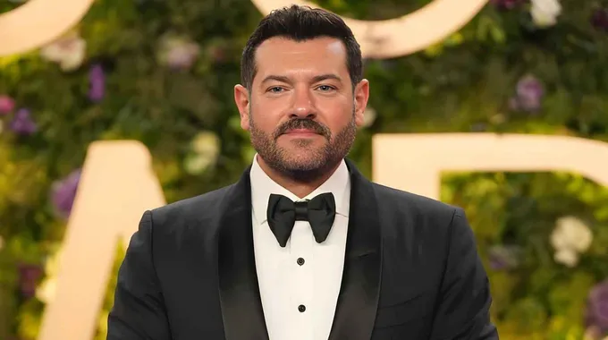 عمرو يوسف يشيد بفيلم