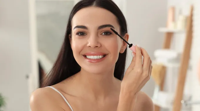 أفضل ماسكارات مقاومة للماء في الصيف