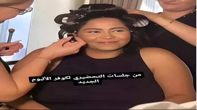 شيرين تطلّ بوزن زائد ووجه سعيد بعد طلاقها