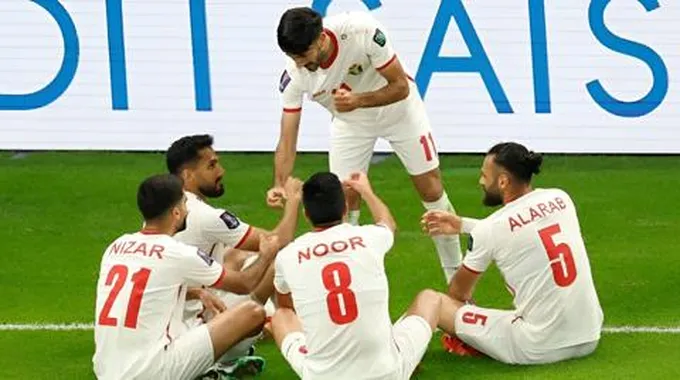 نجوم الفن العربي يهنئون المنتخب الأردني لوصوله